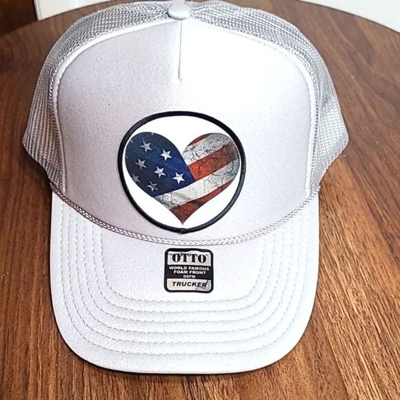 Otto Trucker Unisex Cap with Red, White & Blue Flag Heart on Light Gray, NWOT - Picture 1 of 6